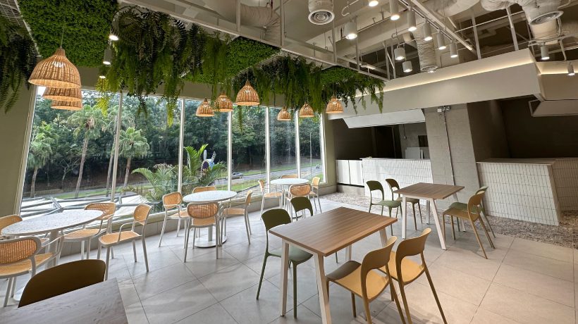Boustead-Curve-Food-Court_Main Boustead-Curve-Food-Court_Main